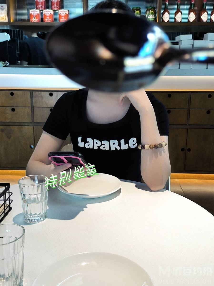 清新模特