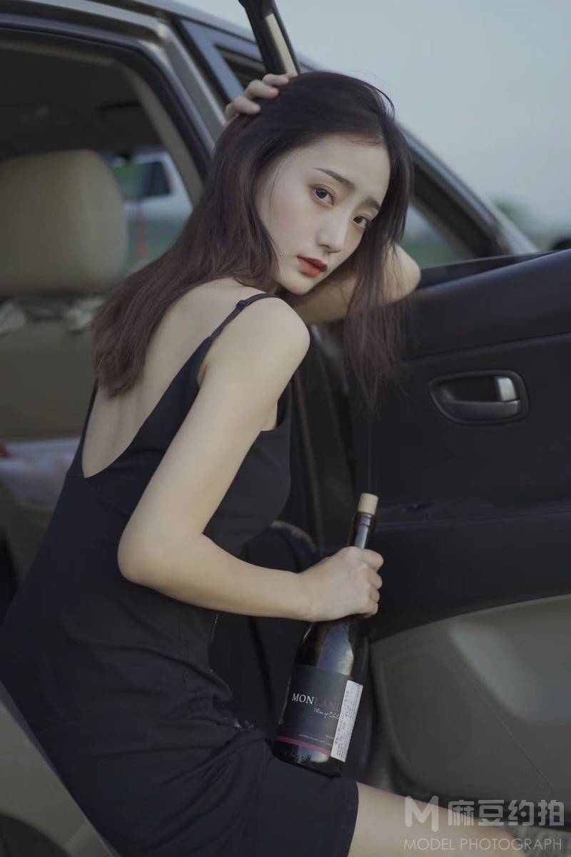 黑白模特