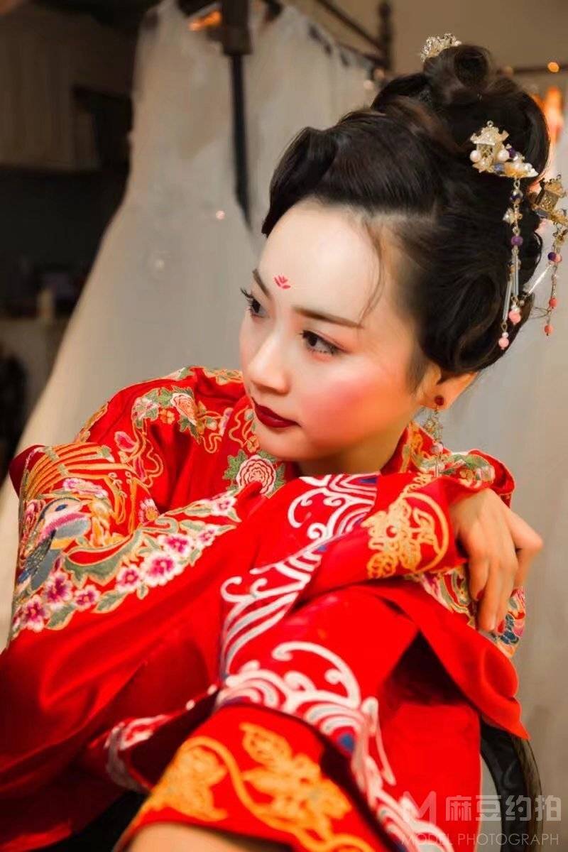 情绪模特