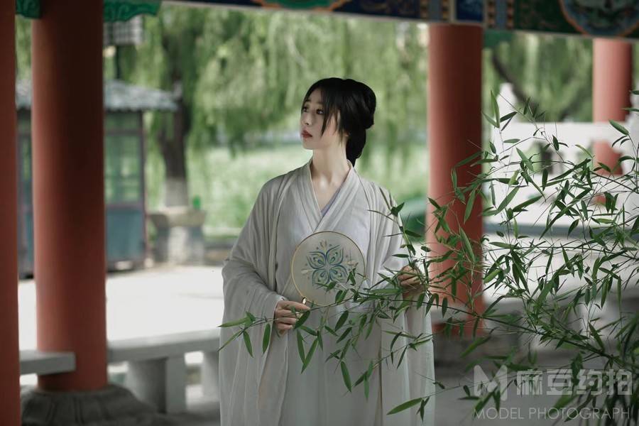 黑白模特
