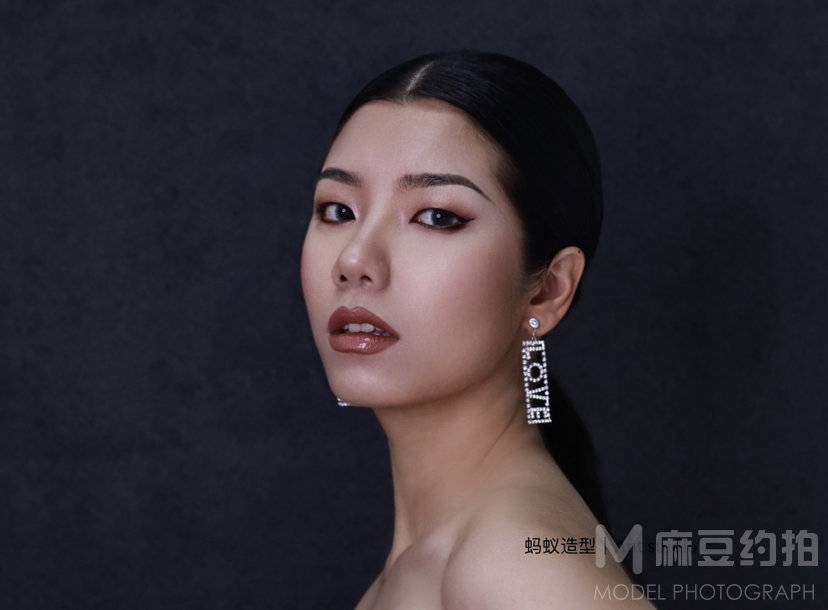 妆容模特