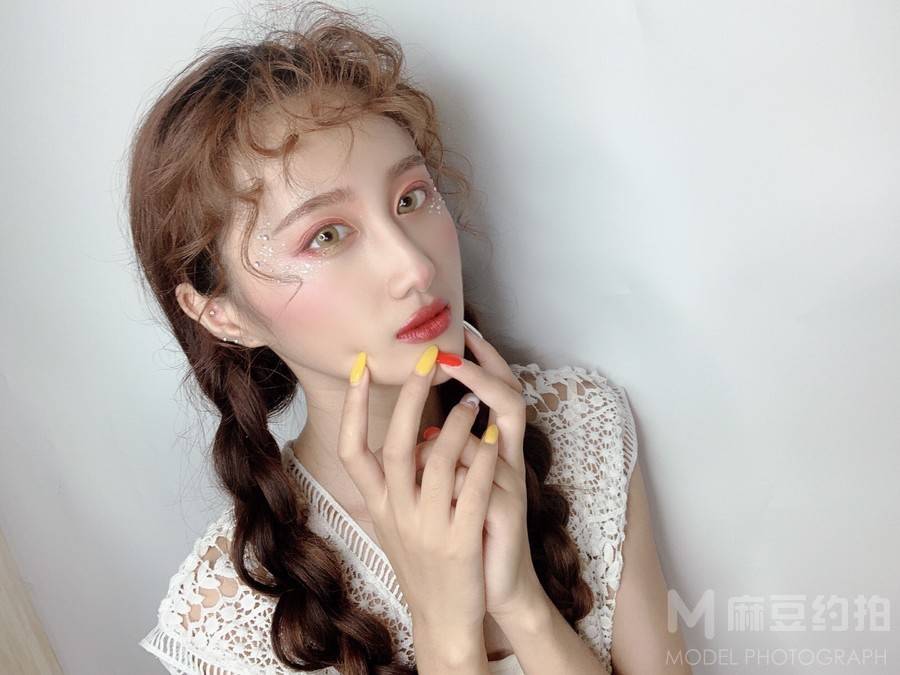 校园模特