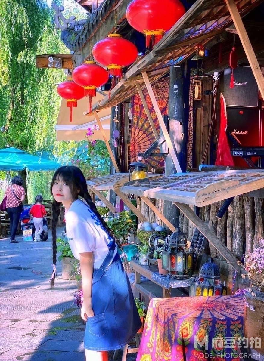 情绪模特