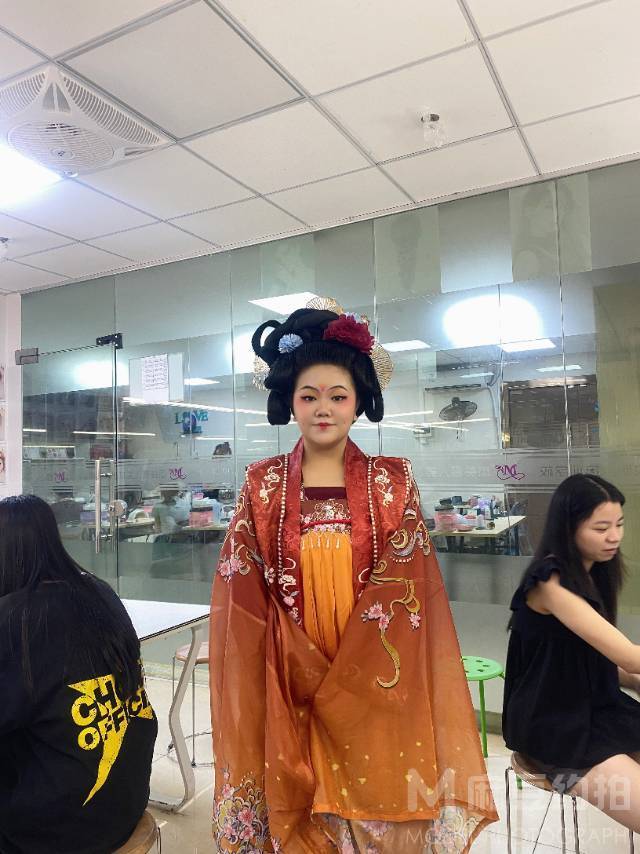 妆容模特