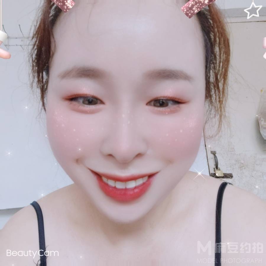 纪实模特