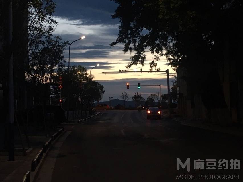 夜景模特