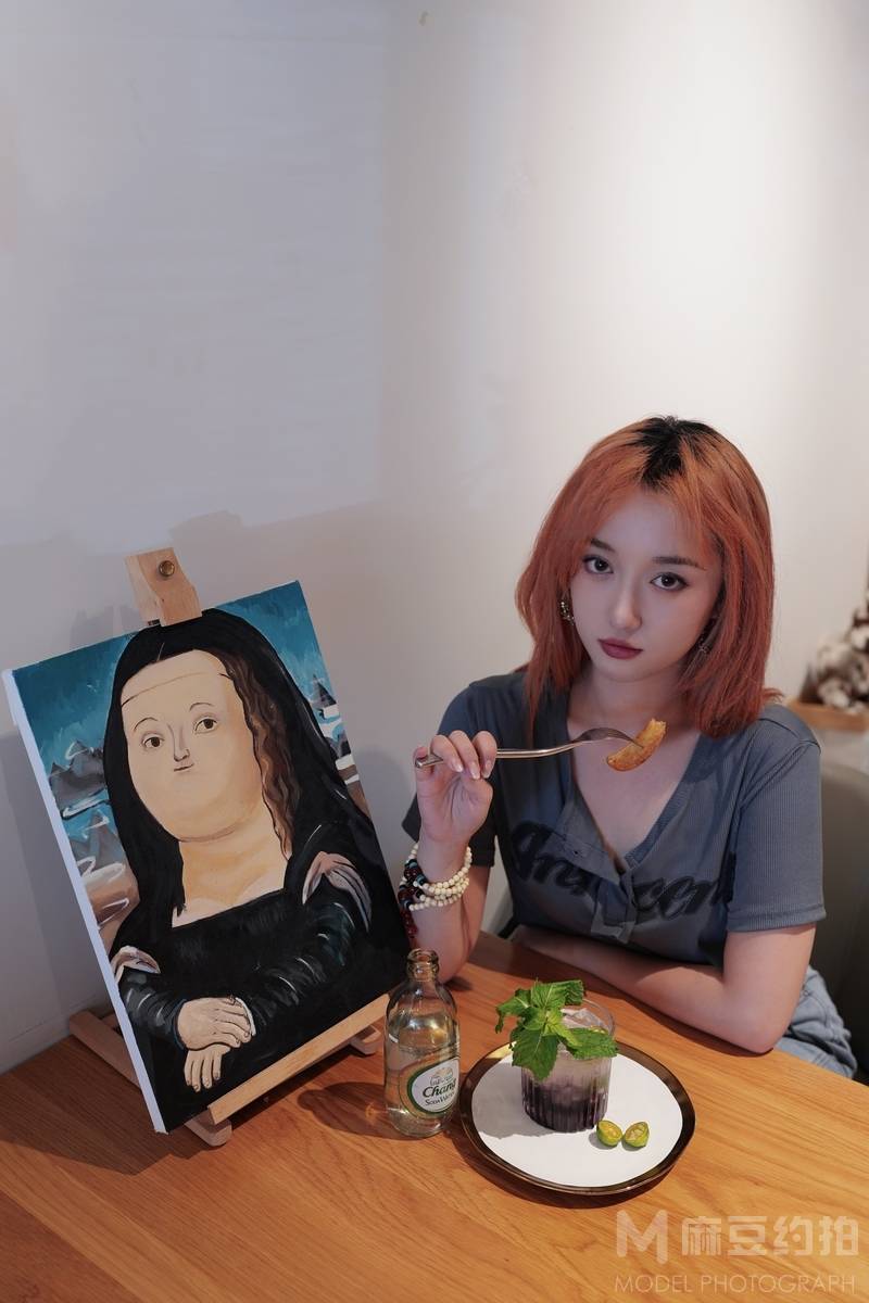情绪模特