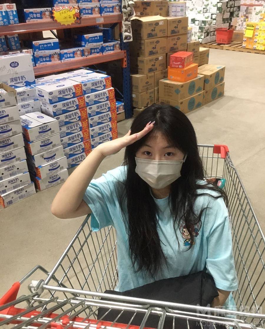 清新模特