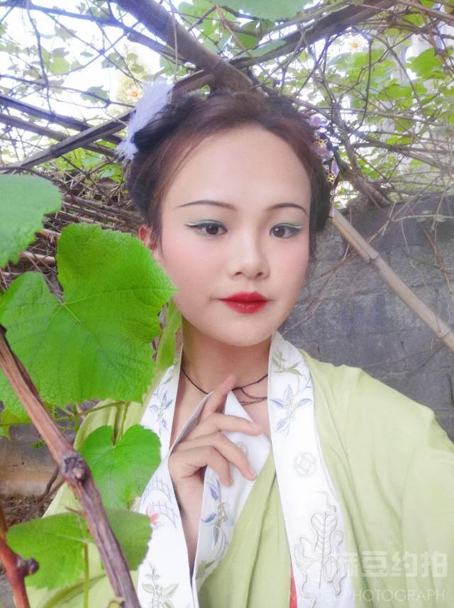 妆容模特