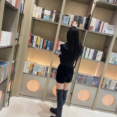 黑白模特