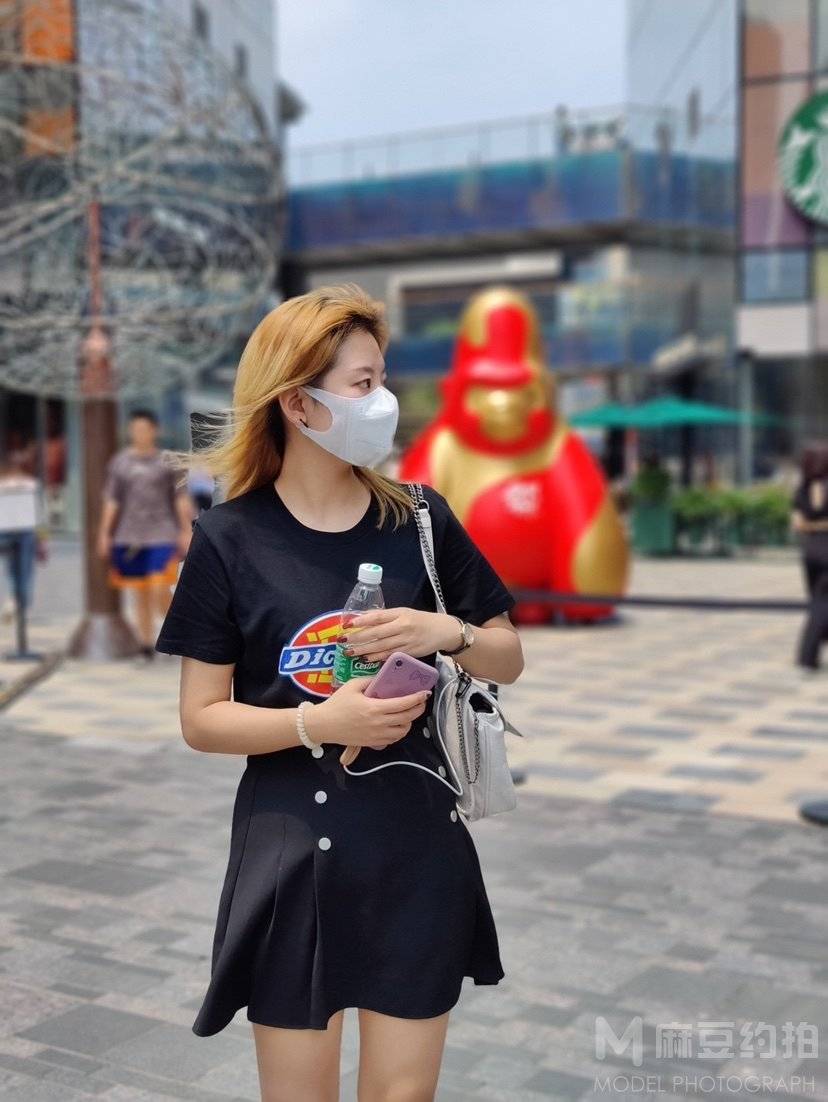 情绪模特