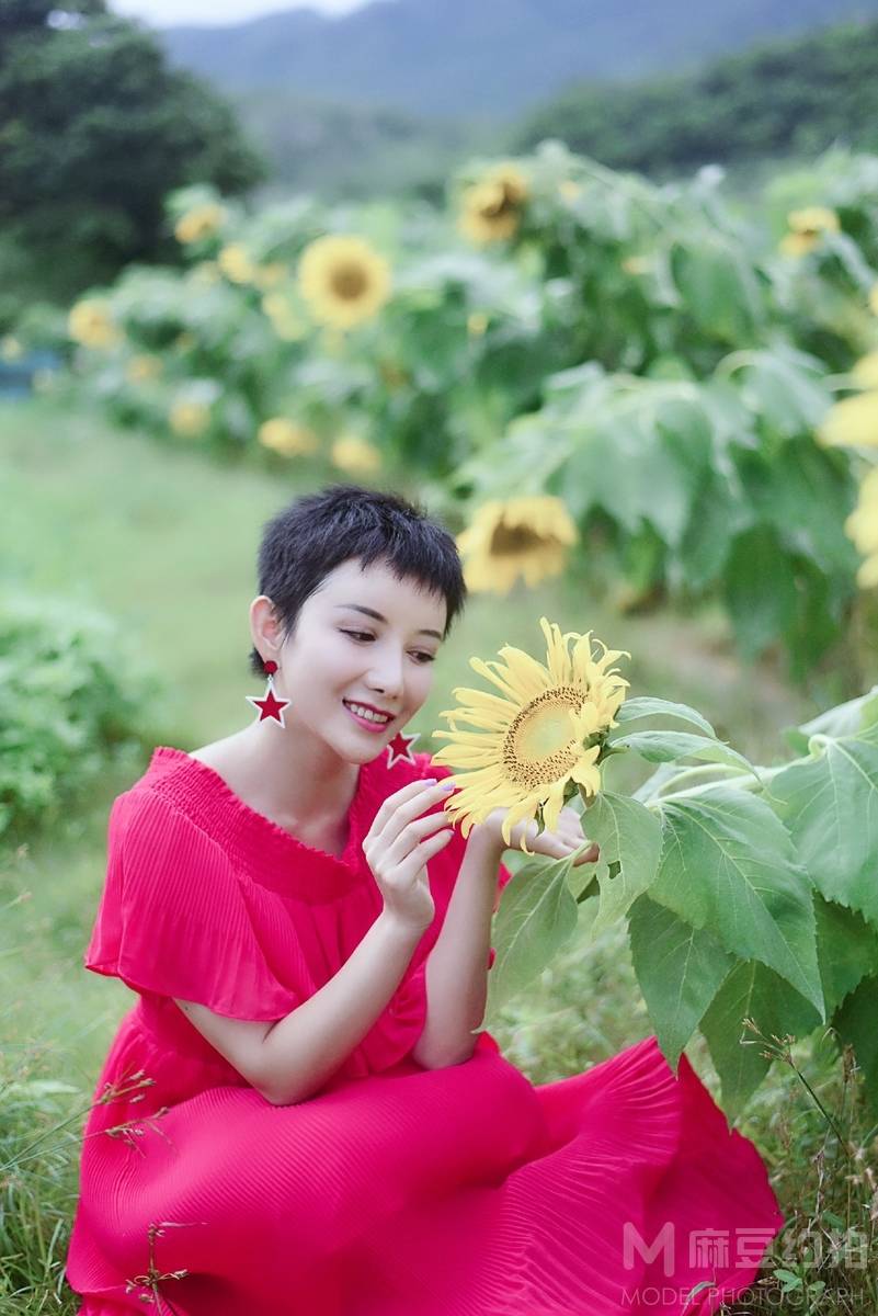 情绪模特