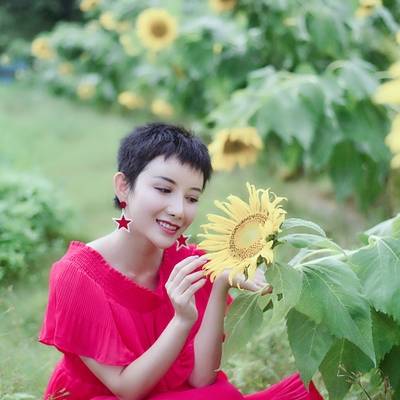 情绪模特