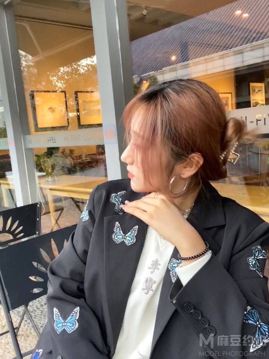 情绪模特