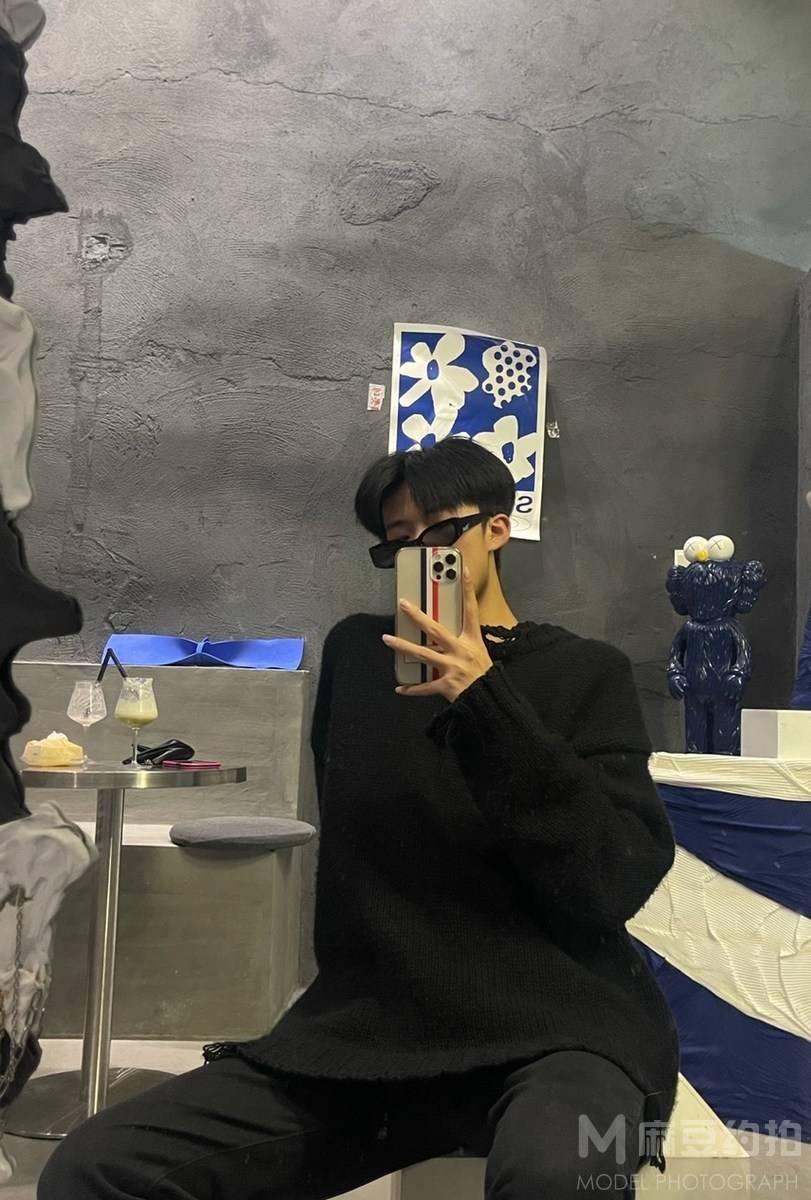 黑白模特