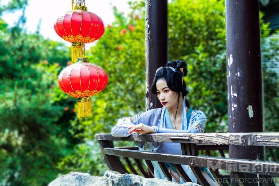 情绪模特