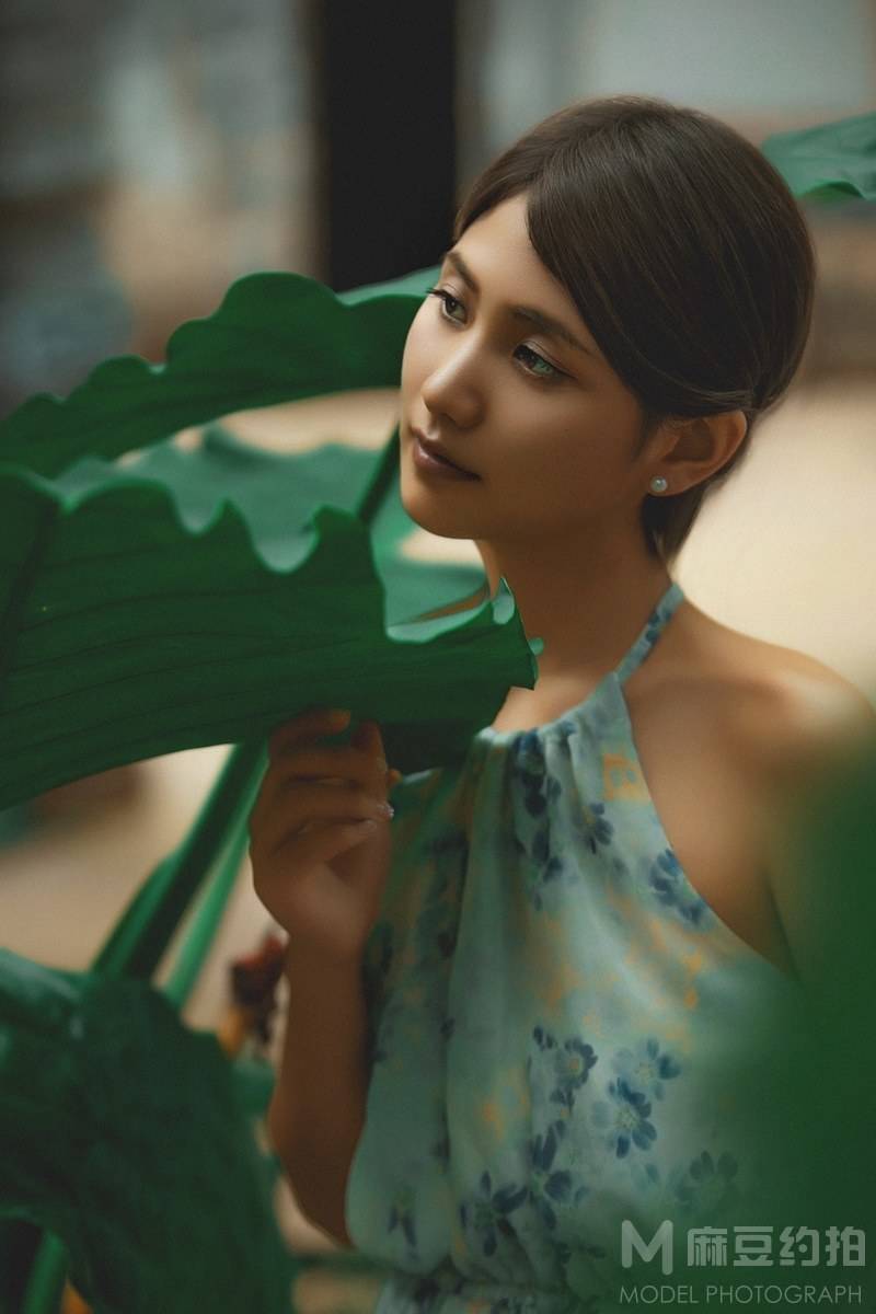 情绪模特