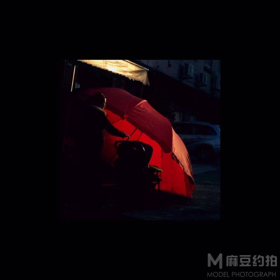 黑白模特