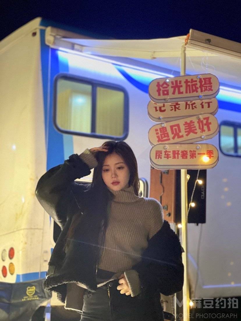 校园模特