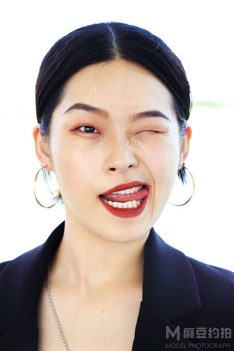 情绪模特