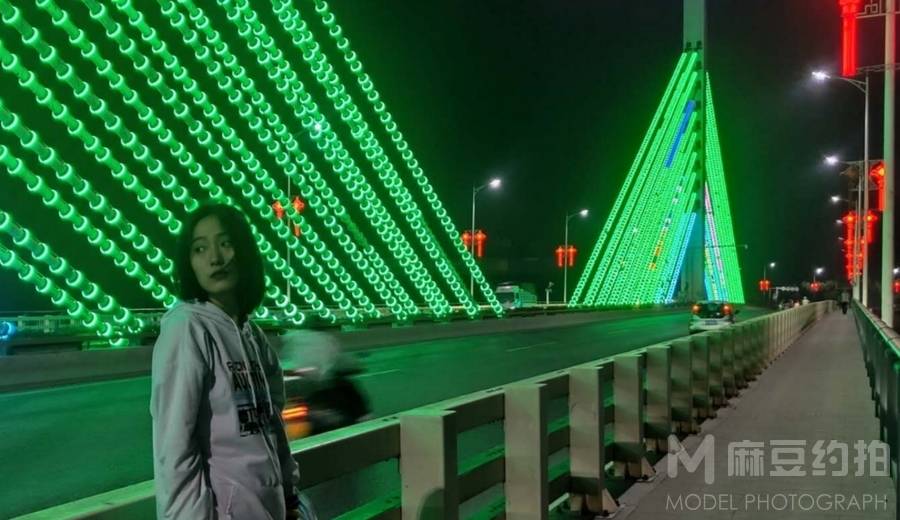 夜景模特