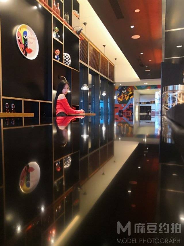 情绪模特