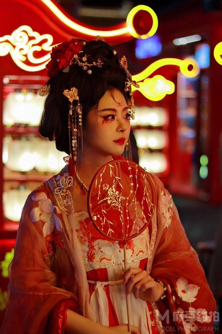 汉服模特