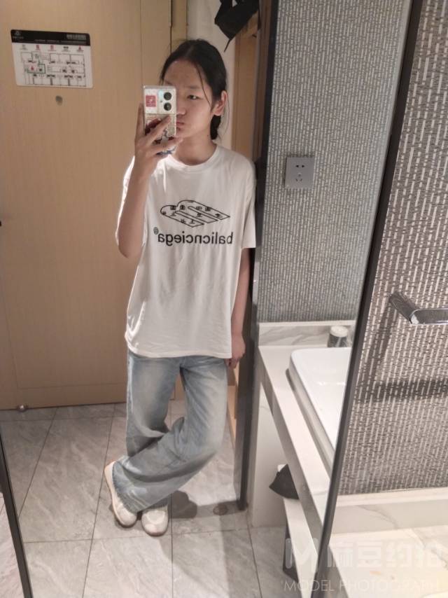 纪实模特