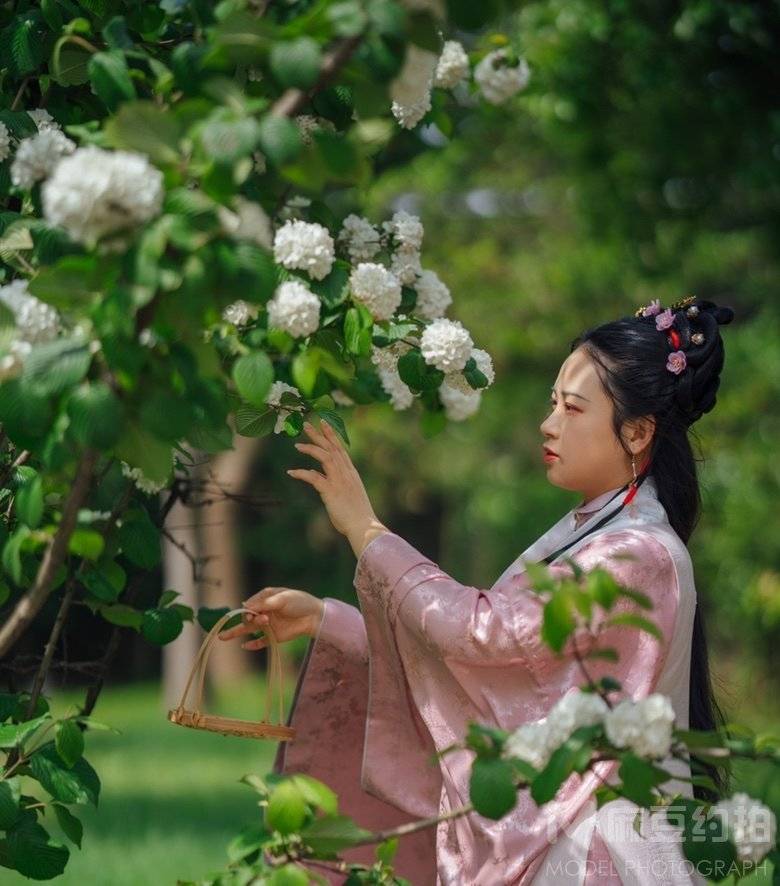 汉服模特