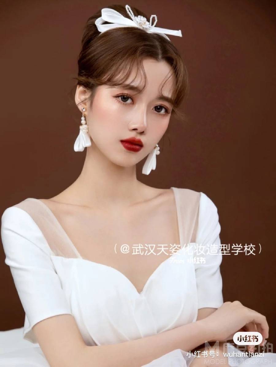 妆容模特