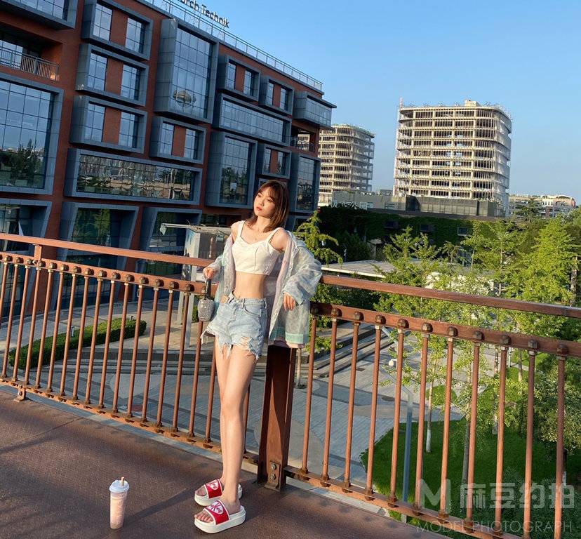 黑白模特