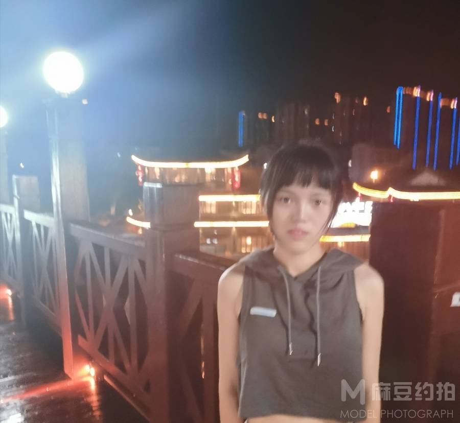 胶片模特
