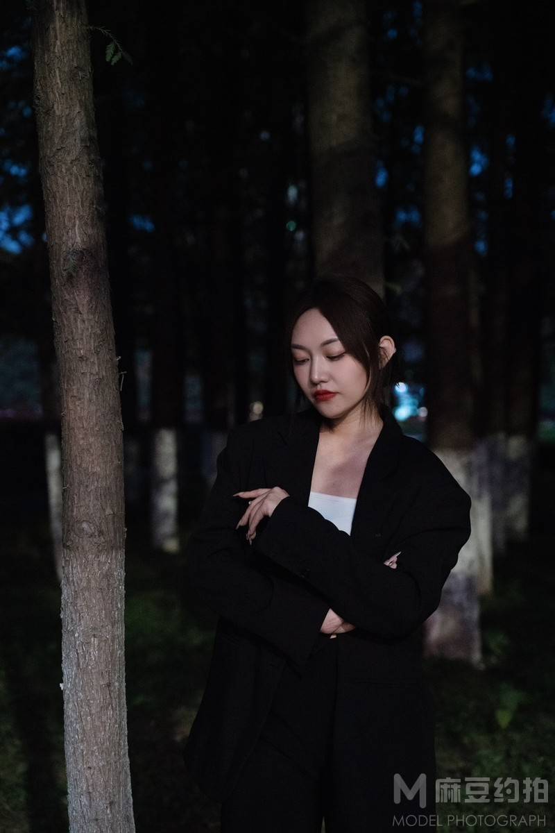 情绪模特