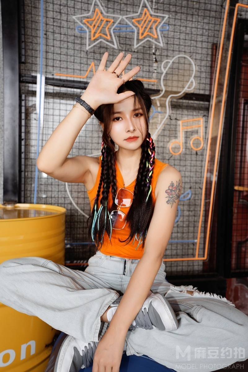 情绪模特
