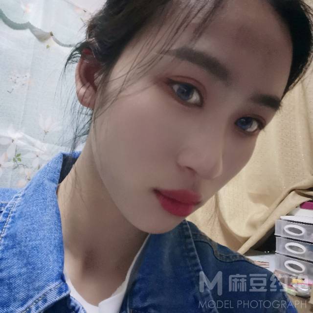 妆容模特