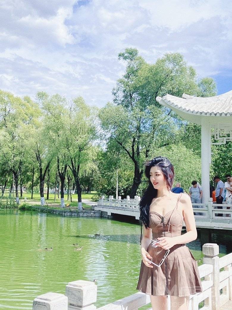 校园模特