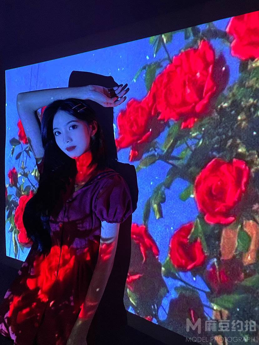 情绪模特