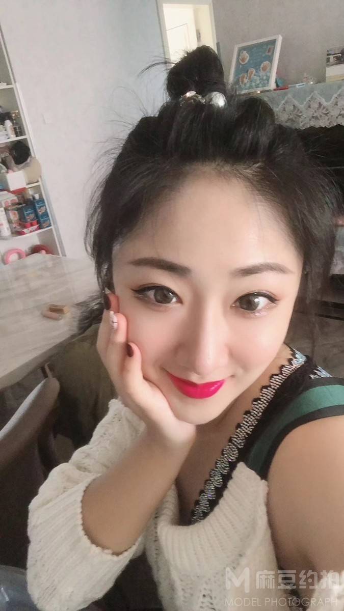 妆容模特