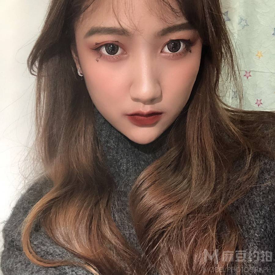 情绪模特