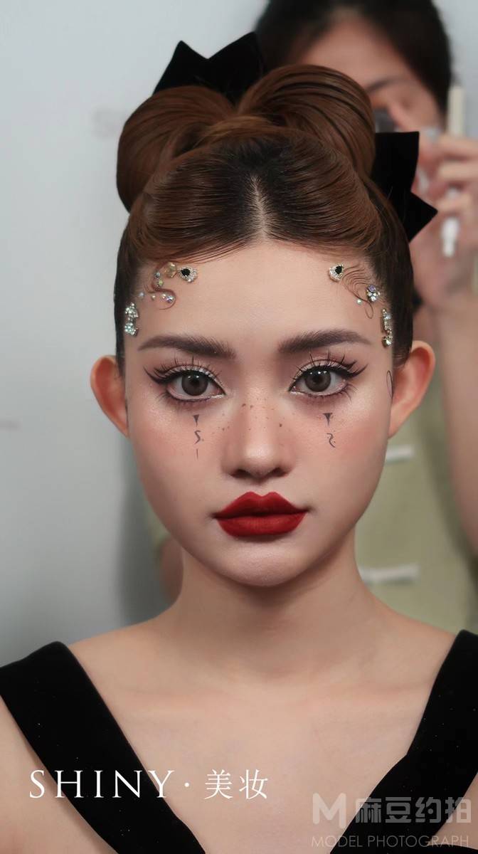 妆容模特