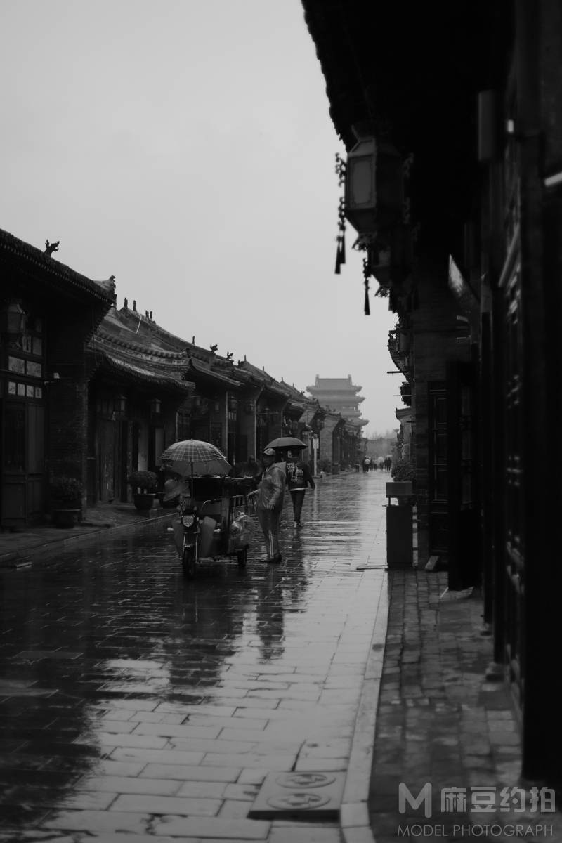 黑白模特