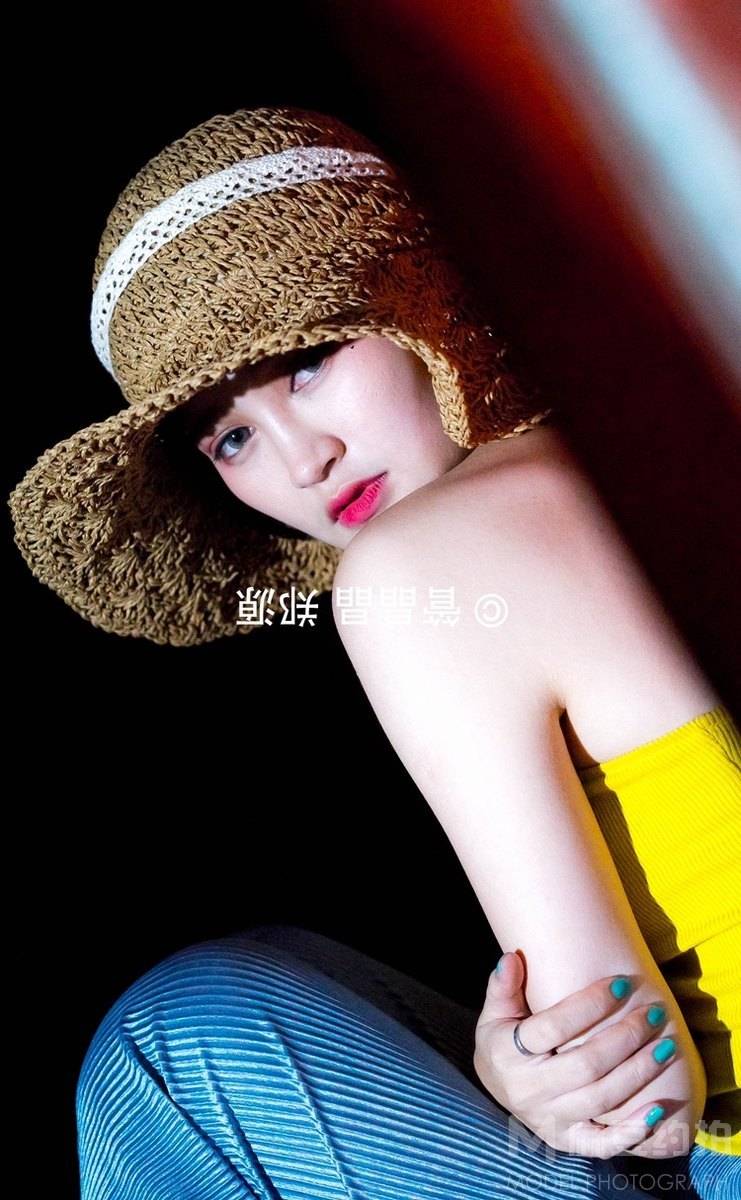 情绪模特