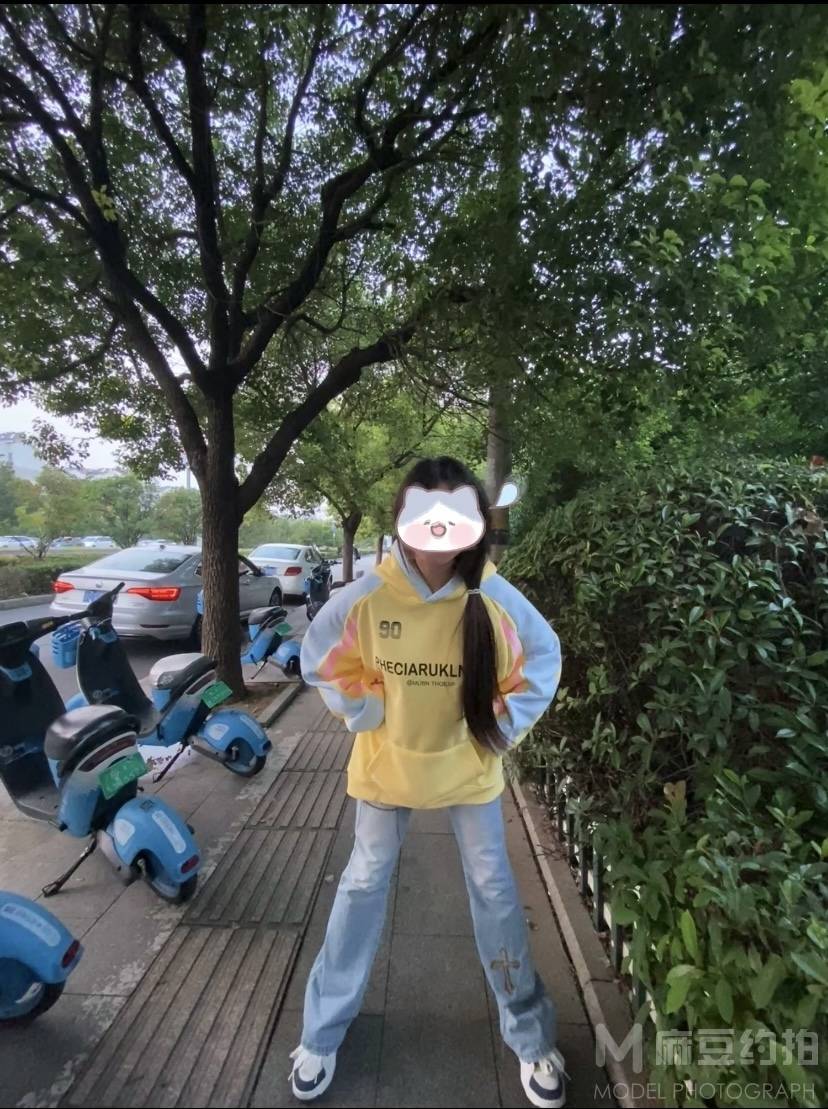 校园模特