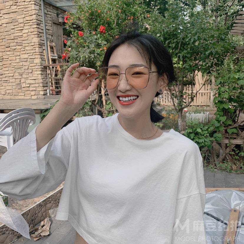 黑白模特