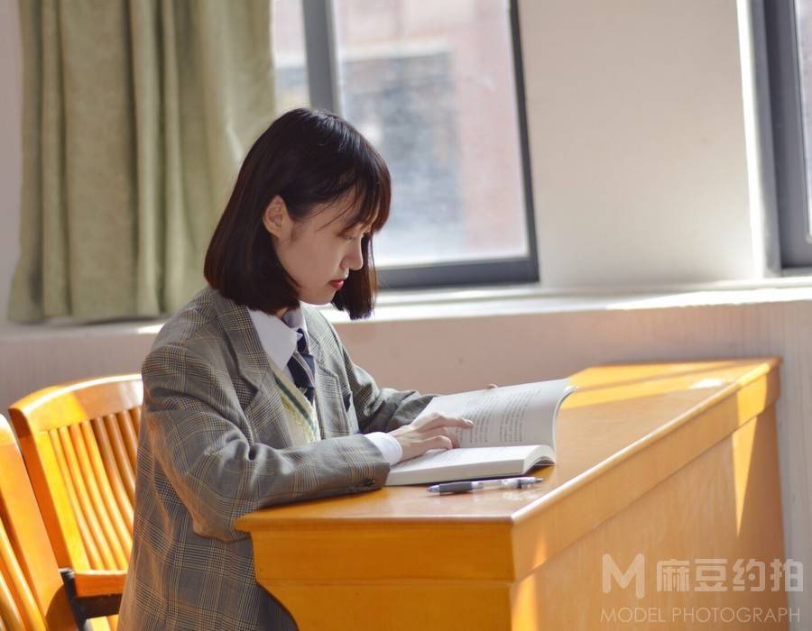 校园模特
