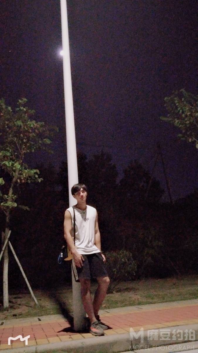 黑白模特