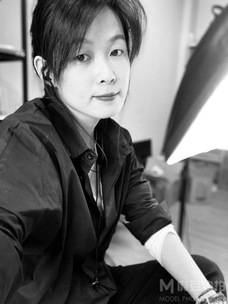 黑白模特
