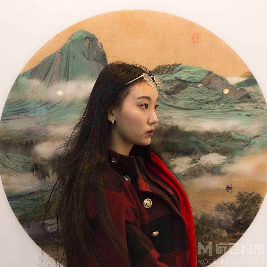 情绪模特
