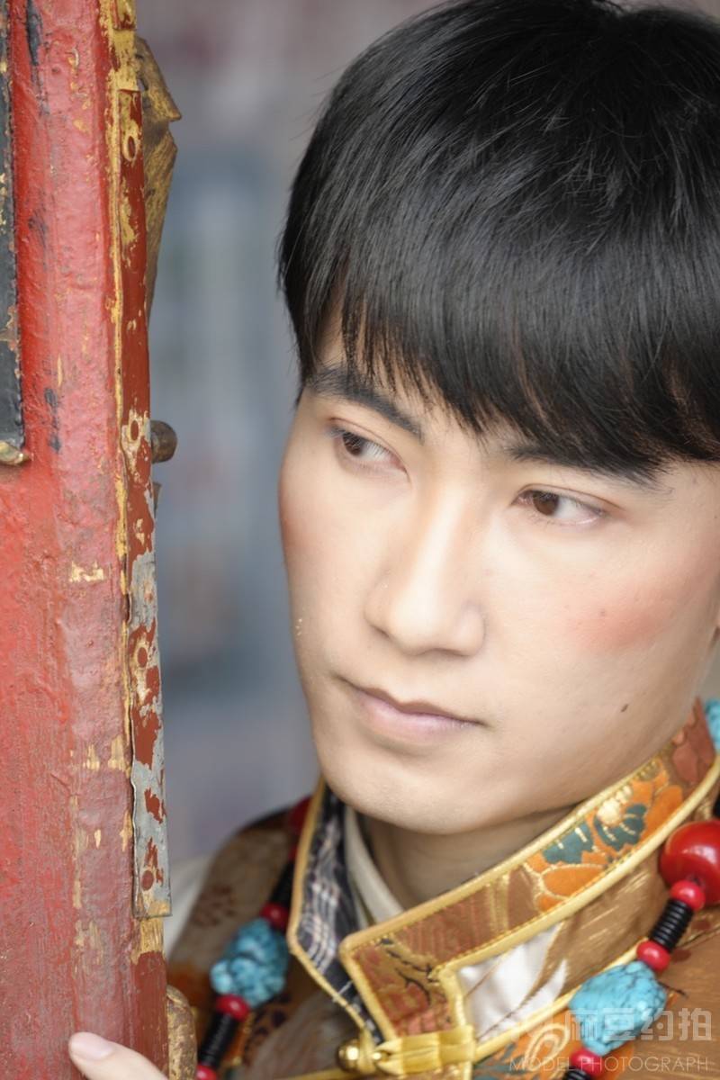 情绪模特