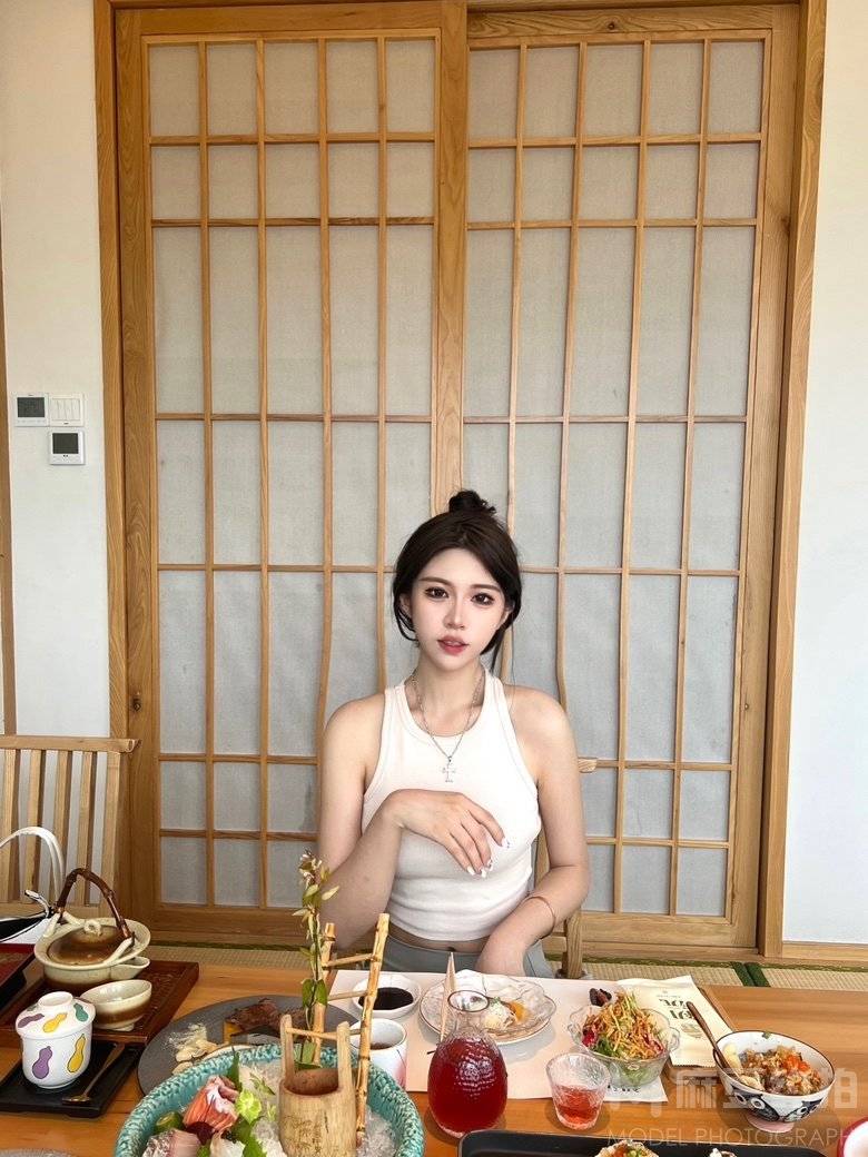 胶片模特